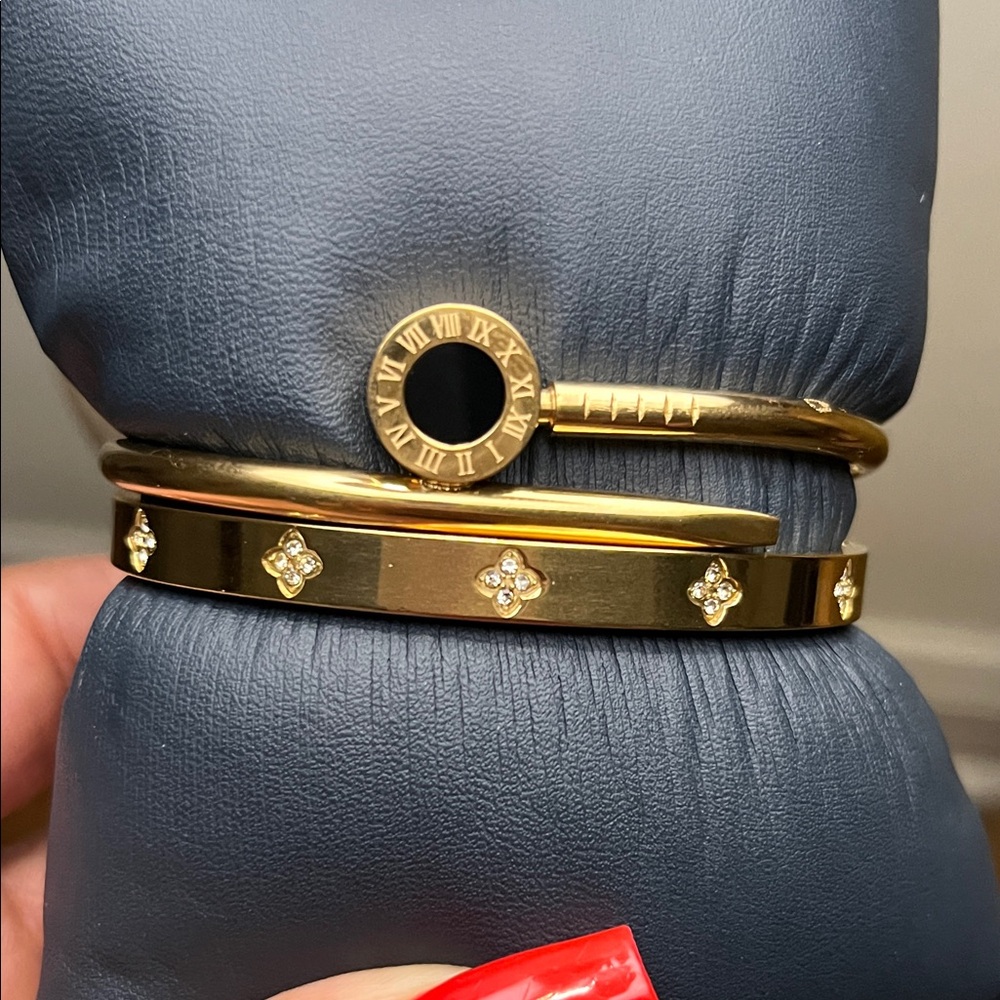 Source Unknown Gold Bracelets With Diamond Accents - image 1